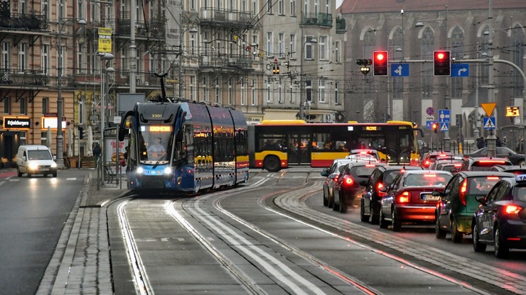 Prezes MPK Wrocław: nowe obostrzenia są niemożliwe do zrealizowania w komunikacji miejskiej
