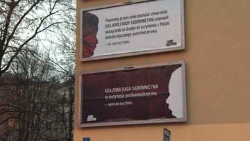 Lech kontra Jarosław. Billboardy z cytatami braci Kaczyńskich o KRS
