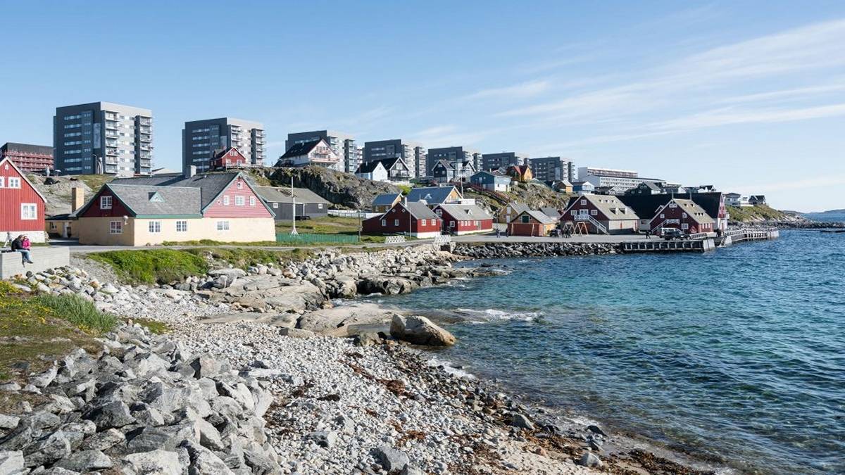 Pierwsze wieżowce mieszkalne w Nuuk, stolicy Grenlandii. Fot. balticcultures.uni-greifswald.de