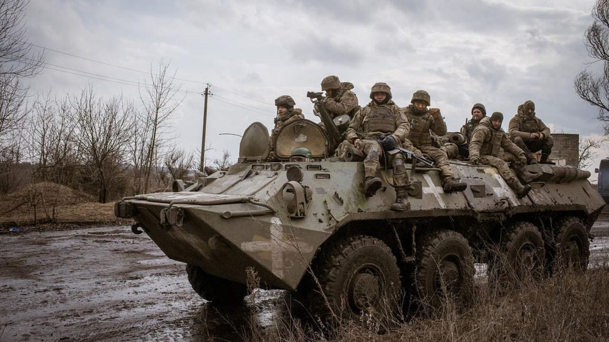 Wojna w Ukrainie. Pijani rosyjscy żołnierze okaleczyli dwóch ukraińskich jeńców wojennych