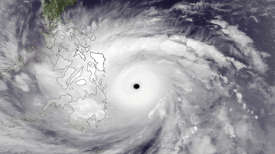 Zdjęcie satelitarne Tajfunu Haiyan. Fot. NASA.