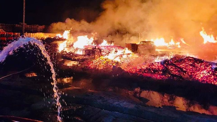 Pożar stolarni w Muchach. Straty liczone w milionach