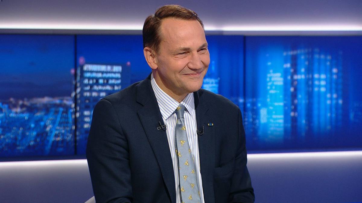 Radosław Sikorski zaskoczył krawatem. Wyjaśnił, skąd taki pomysł