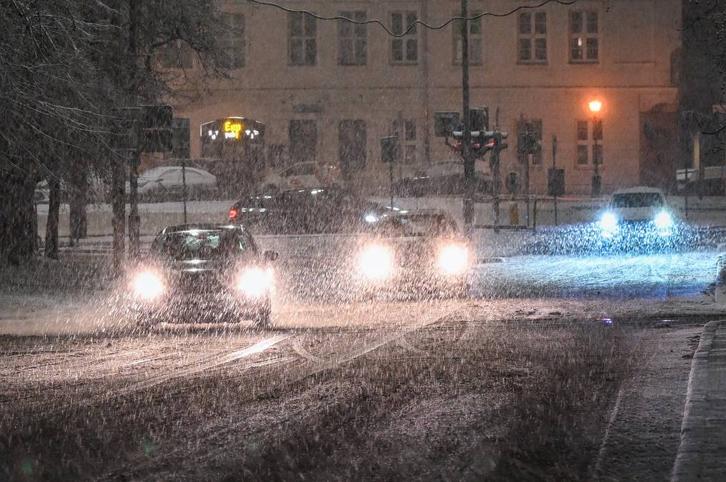 Atak zimy w Polsce. Ostrzeżenia przed śnieżycami i zamieciami