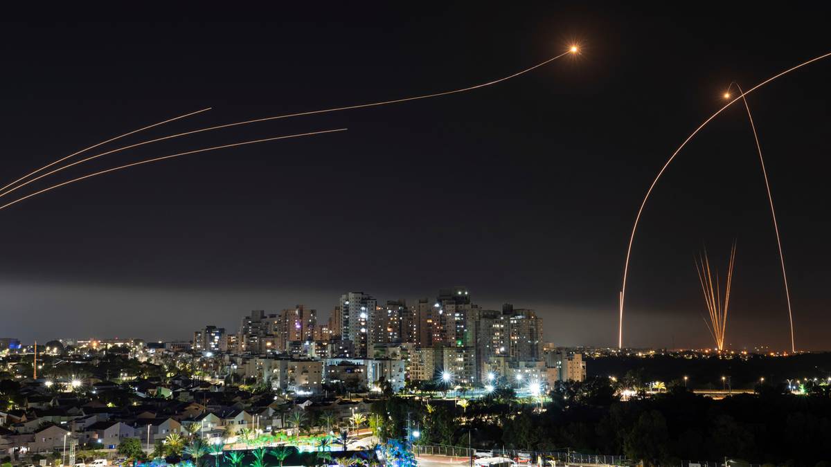 Sygnały alarmowe w Izraelu. Spadło kilkadziesiąt rakiet
