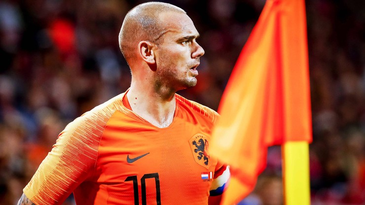 Sneijder zakończył karierę i bardzo przytył. Potrzebował do tego... dwóch tygodni (WIDEO)