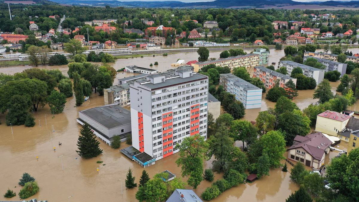 Powódź na południu kraju. Pomagają skazani z aresztów i zakładów karnych