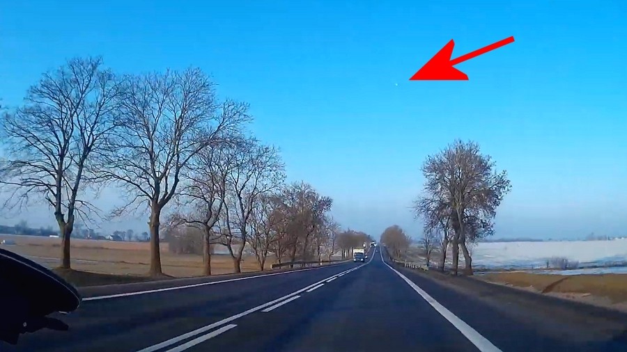 Meteor nad Mławą. Fot. YouTube / arslumenpl.