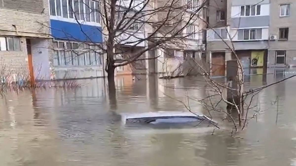 Powódź w mieście Orsk w Rosji. Fot. Twitter.