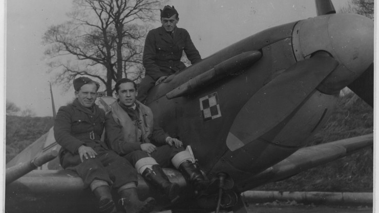 Polski pilot wygrał plebiscyt Muzeum RAF. Gratulacje od ambasadorów: wzruszająca i imponująca historia