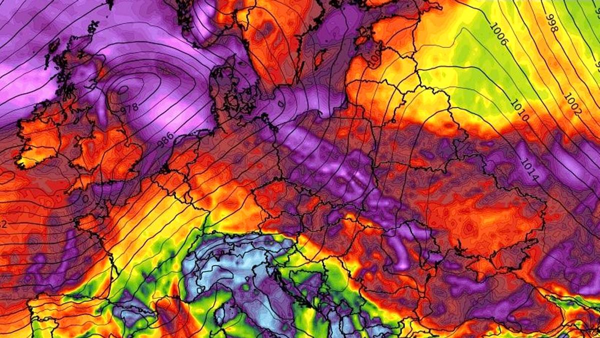 Rozpoczyna się załamanie pogody. Fot. Wxcharts.com