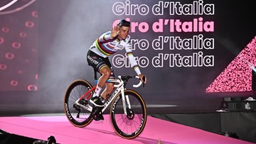 Evenepoel pierwszym liderem Giro d'Italia