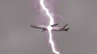 20.01.2022 05:58 W samolot startujący z Warszawy uderzył piorun. Pasażerowie byli przerażeni, a maszyna zawróciła