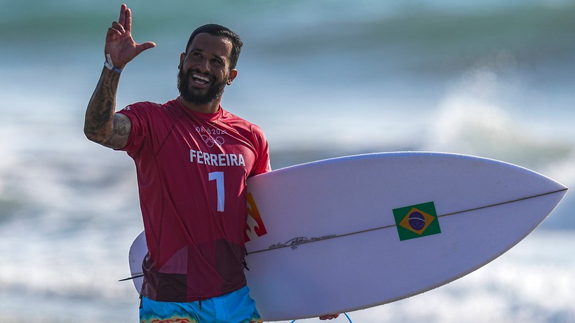 Mistrz olimpijski w surfingu Italo Ferreira za zarobione pieniądze kupił rodzicom dom