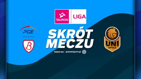 Logo PGE Budowlani Ł&oacute;dź i logo UNI Opole obok napisu "SKR&Oacute;T MECZU" z logiem Tauron Ligi.