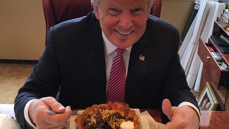 Trump zajadał się tacos. To miał być "ukłon" w stronę Meksykanów