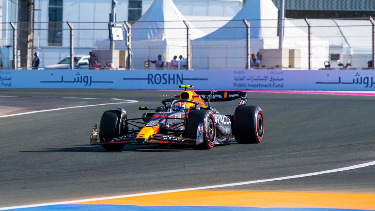 GP Arabii Saudyjskiej: Sergio Perez wygrał kwalifikacje, pech Maxa Verstappena