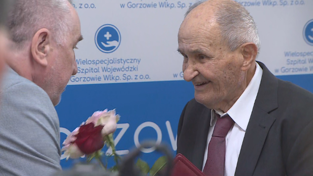 "Lekarz doskonały". Najstarszy w Polsce chirurg dziecięcy odchodzi ze szpitala. Ma 96 lat