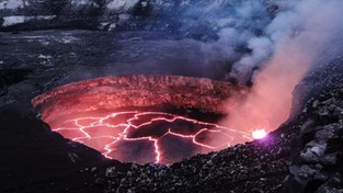 07.01.2021 07:00 Wulkan Kilauea wyprodukował tyle lawy, że można nią wypełnić aż 22 Stadiony Narodowe [FILM]