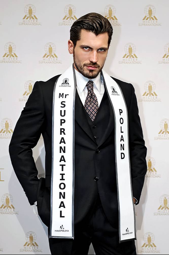 To on reprezentuje Polskę w konkursie Mister Supranational