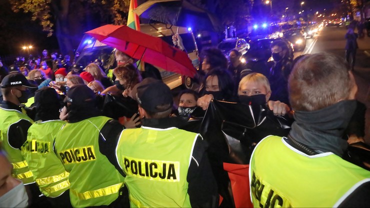 Policja zatrzymała 15 protestujących w pobliżu domu Kaczyńskiego