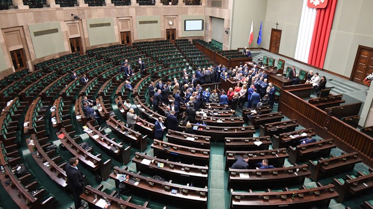 Posiedzenie Sejmu otwarte i przerwane. Wznowienie obrad w czwartek o 10
