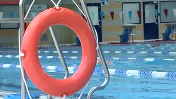 Policja będzie pilnować szwedzkich basenów z obawy przed molestowaniem kobiet, które z nich korzystają