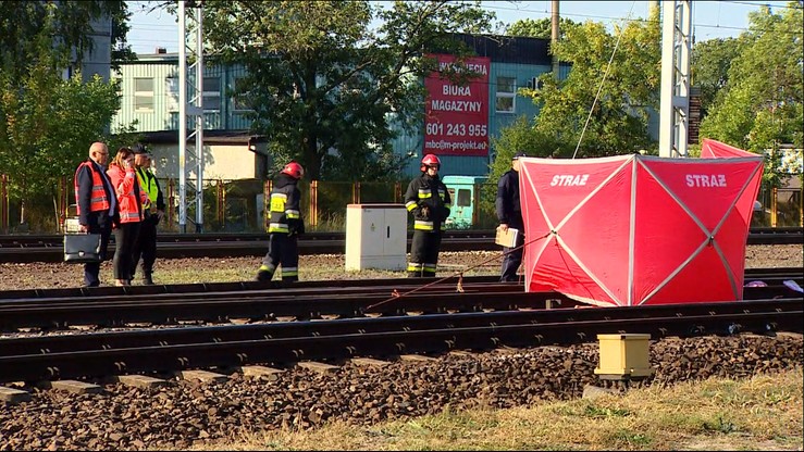 Rembertów: tragiczny wypadek na torach. Nie żyje kobieta, która wpadła pod pociąg