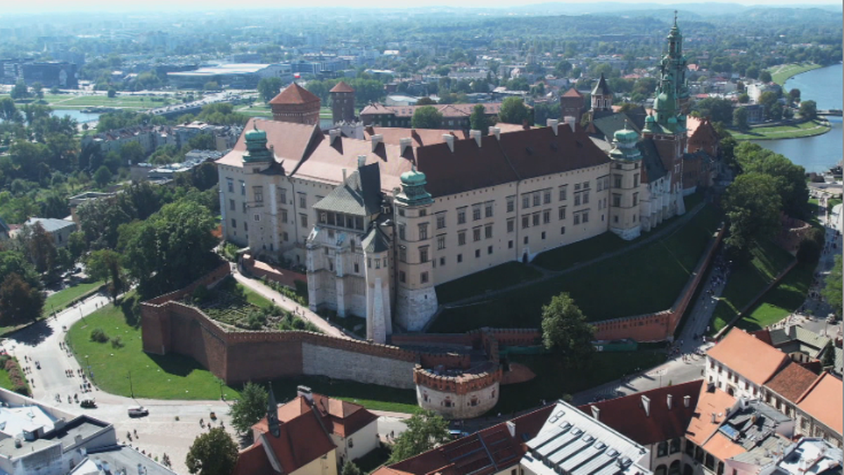 Kraków: Wawel popularniejszy niż zwykle. Nowy rekord liczby zwiedzających