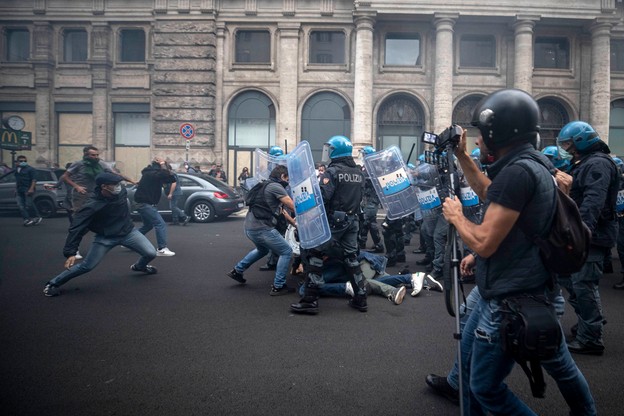 W sobotę w Rzymie doszło do starć protestujących z policją