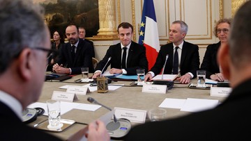 Macron po długim milczeniu zabrał głos ws. protestów. "Są uzasadnione"