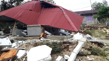 Wzrosła liczba ofiar śmiertelnych trzęsienia ziemi w Indonezji. Setki osób bez dachu nad głową