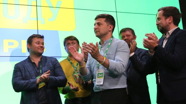 Exit poll: partia prezydenta Zełenskiego wygrała wybory parlamentarne na Ukrainie