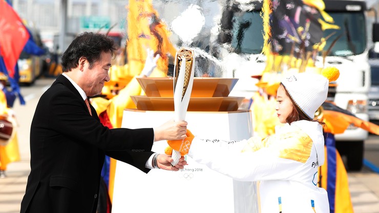 Ogień olimpijski już w Korei Płd. Czeka go teraz sto dni wędrówki po całym kraju