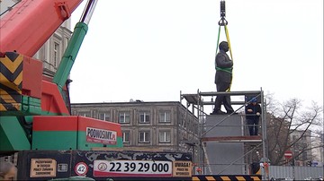 Ruszył montaż pomnika Lecha Kaczyńskiego w Warszawie