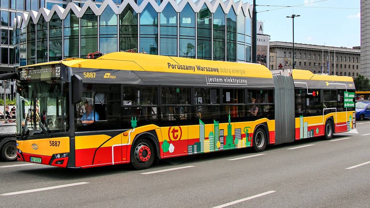 Ostrzelał miejski autobus, celował w kierowcę. Policja schwytała sprawcę