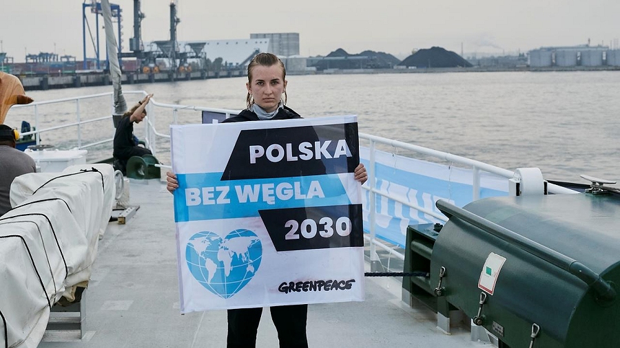Aktywiści Greenpeace chcą, aby Polska odeszła od węgla do 2030 roku. Fot. Facebook / Greenpeace.