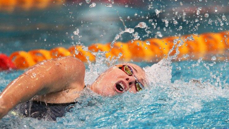 Pływacki rekord świata na 100 m pobity w trakcie wyścigu na dwa razy dłuższym dystansie