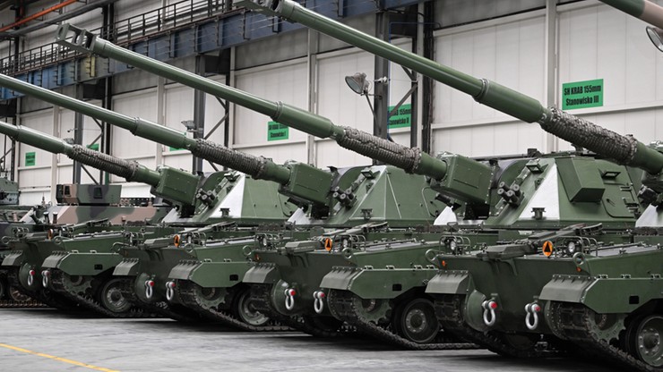 Ukraina. Minister obrony: Polskie armatohaubice Krab gotowe do wykonywania zadań na froncie