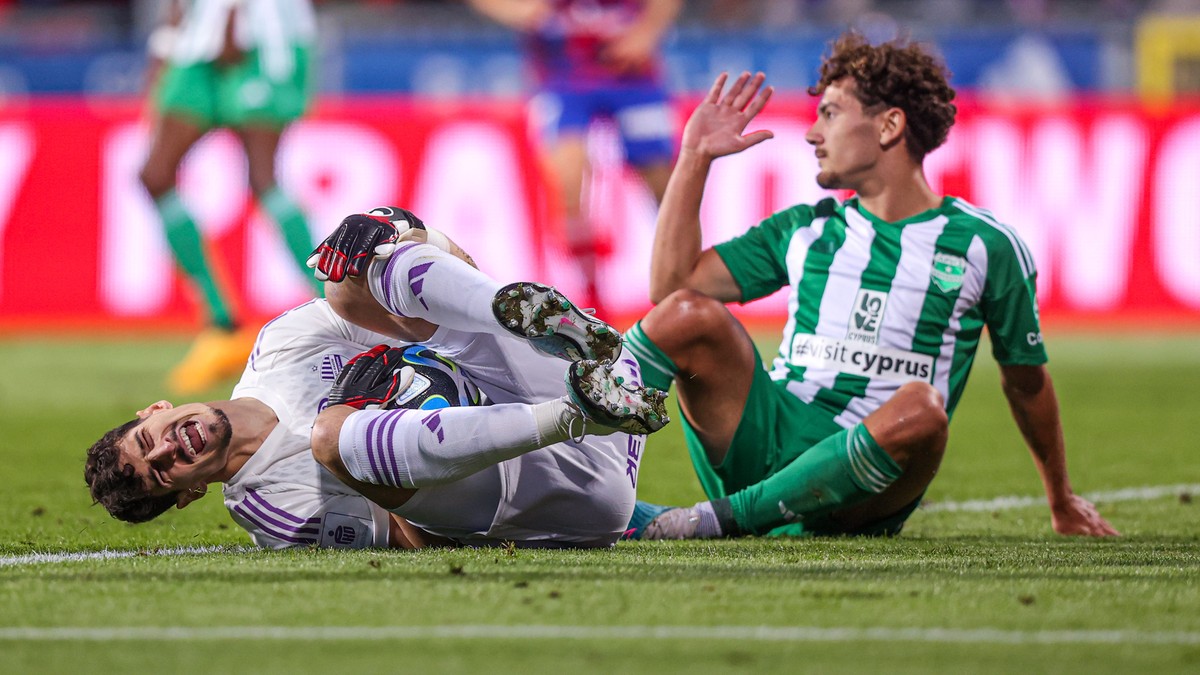 Trener Arisu Limassol zrzuca winę na deszcz. "Na Cyprze warunki będą po naszej stronie"