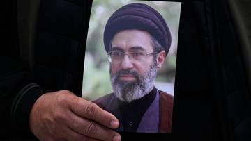 Kto rządzi Iranem? Nowe informacje o stanie zdrowia Chameneiego