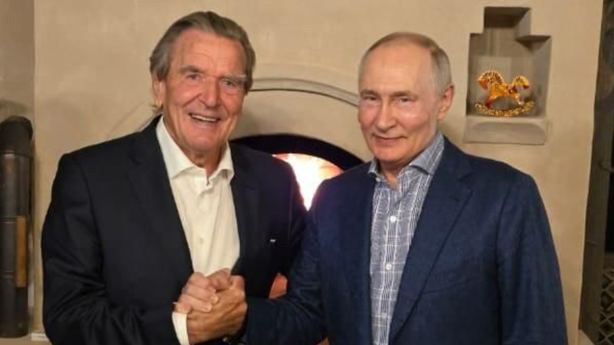 "Cudowne uzdrowienie w stylu Rasputina". Schroeder pod miażdżącą presją po urodzinach Putina