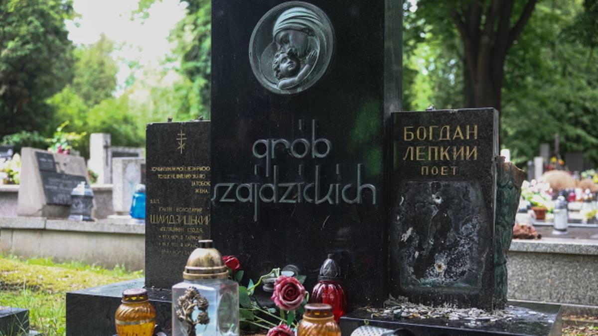 Zniszczono grób ukraińskiego poety Łepkiego w Krakowie — Kijów mówi o prowokacji