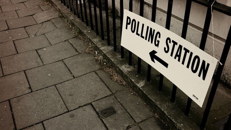 Zawieszenie prawa głosu za groźby w sieci - propozycja Komisji Wyborczej w Wielkiej Brytanii