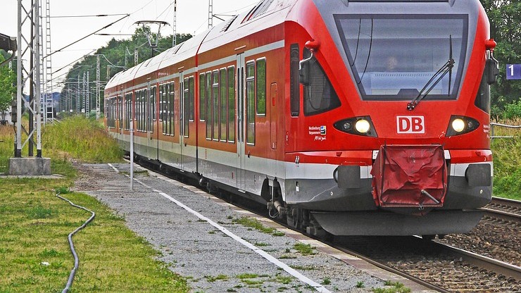 Szwajcaria: zmarła 17–latka, druga ofiara napastnika z pociągu