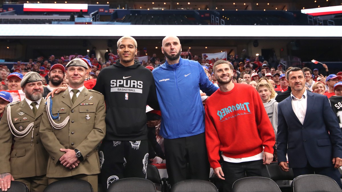 NBA: Marcin Gortat i Jeremy Sochan spotkali się z polskimi kibicami w Waszyngtonie
