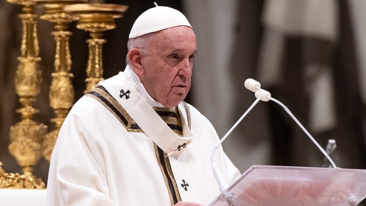 "Nie czekajmy, aż bliźni stanie się świetny, a Kościół doskonały". Papież na pasterce w Watykanie