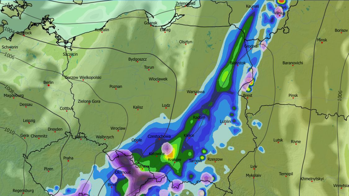 Najsilniejsze ulewy wystąpią na terenach podgórskich, a w górach zanotujemy śnieżyce