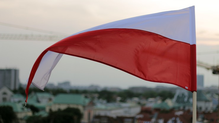 Dzień Flagi Rzeczypospolitej Polskiej. Jak się z nią obchodzić? Wyjaśniamy