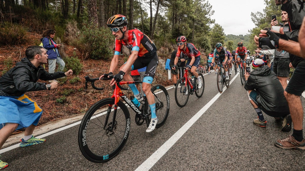 Przyszłoroczna edycja Vuelta a Espana nie rozpocznie się w Hiszpanii. Znamy lokalizację